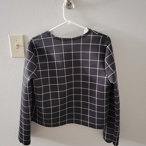 Blazer - Picture 2 of 2